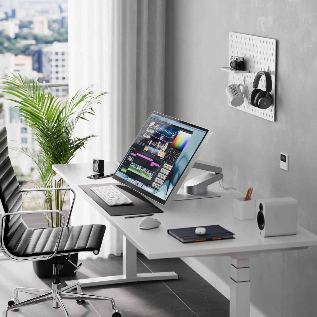 Aspekt Touch 32” 4K UHD Docking Monitor with Touchscreen and 145W USB Charging