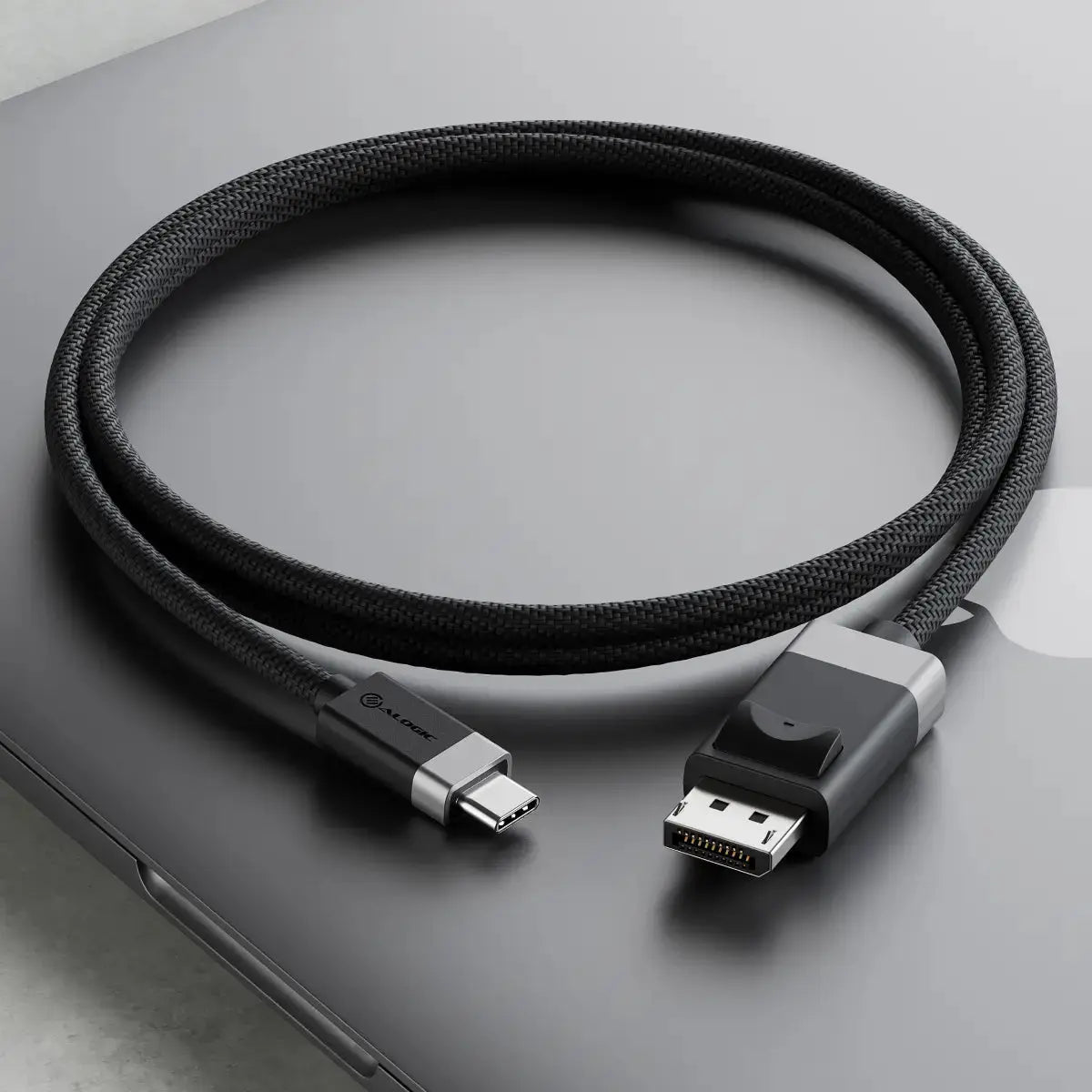 fusion-usb-c-to-displayport-1-2-cable4