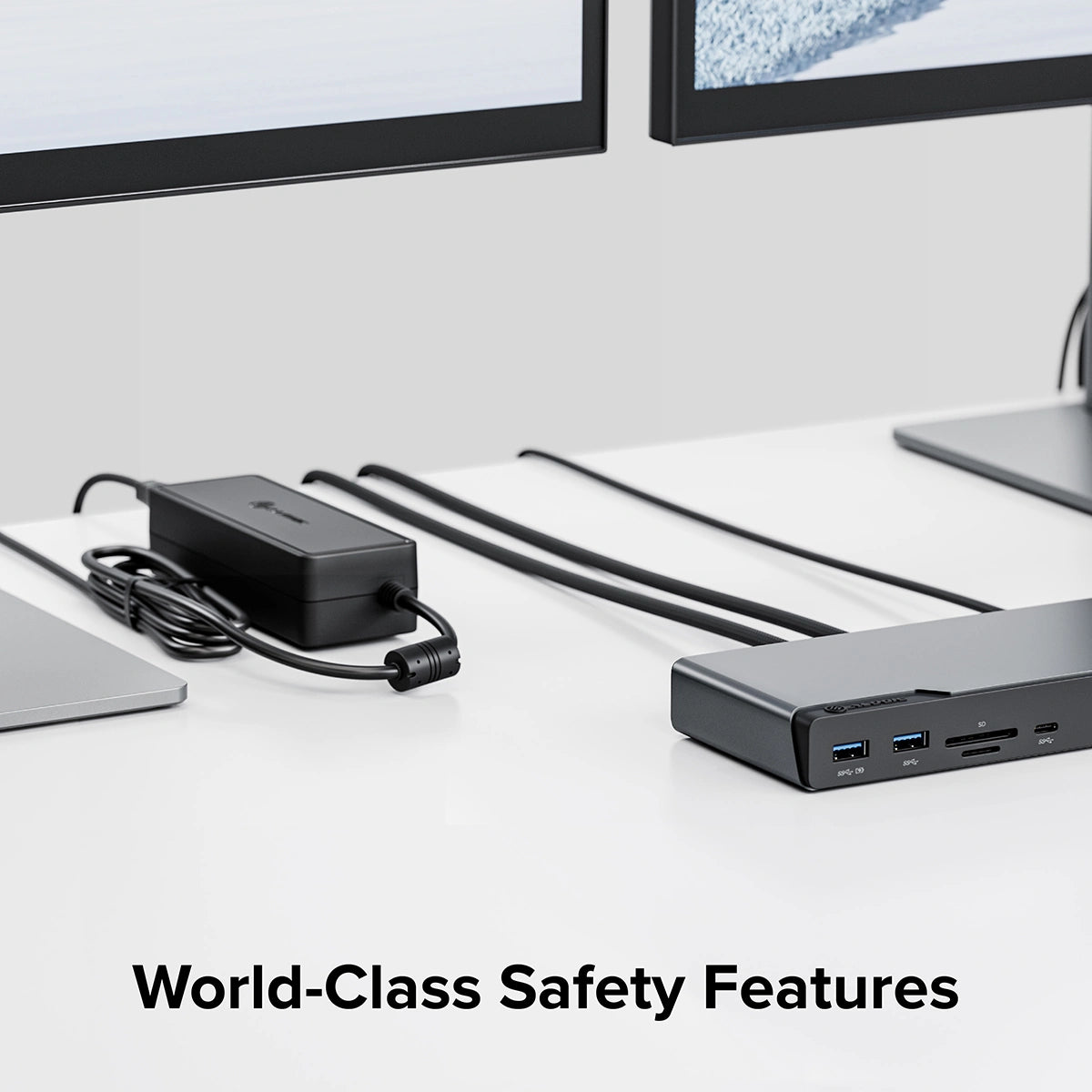 DV4 Universal Quad Display Docking Station with 100W Power Delivery - Power Adapter Included
