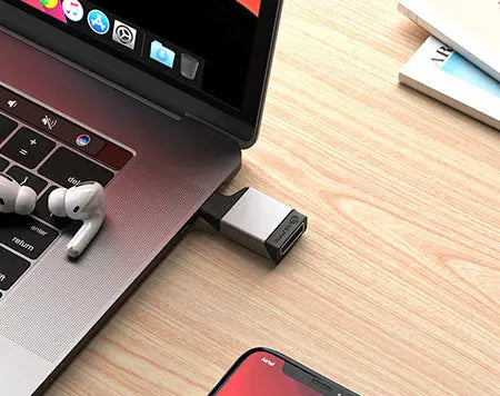 ultra-mini-usb-c-to-displayport-adapter-space-grey2