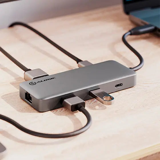 spark-6-in-1-usb-4-hub-with-8k-hdmi3