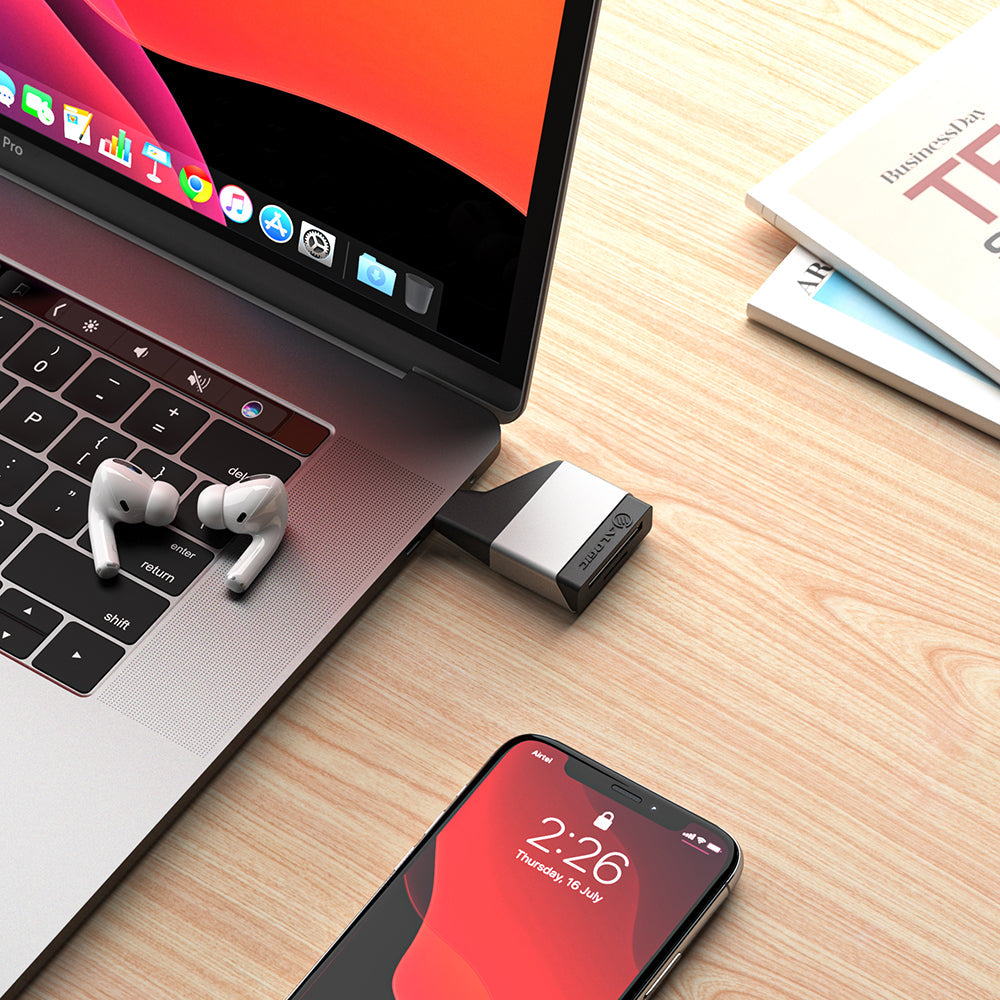 ultra-mini-usb-c-to-sd-and-micro-sd-card-reader-adapter4
